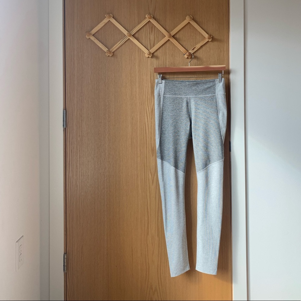 OUTDOOR VOICES Two Tone Full Legging in Dove/Ash